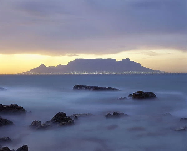 10095574. SOUTH AFRICA Cape Province Cape Town View of Table Mountain at dawn taken