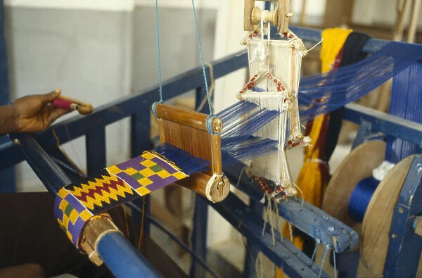 20042707. GHANA Kumasi Weaving contemporary kente cloth designs