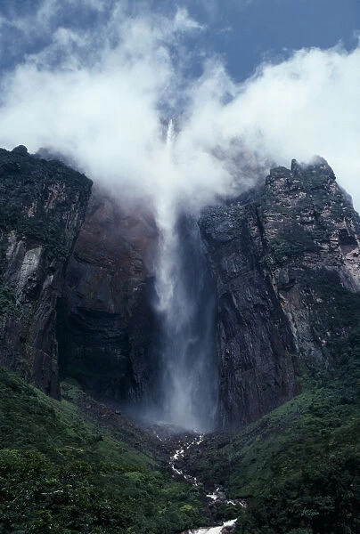 20057020. VENEZUELA Bolivar Canaima National Park Angel Falls