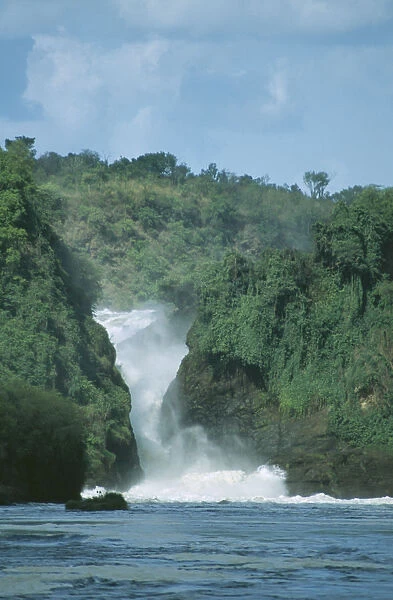 20069796. UGANDA National Park Murchison Falls