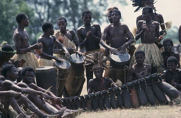 20070550. CONGO Gungu Bapende tribal musicians playing at Gungu Festival. Zaire Pende