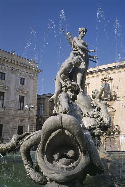 20080522. ITALY Sicily Syracuse The Diana Fountain