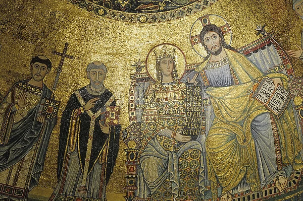 Italy, Lazio, Rome, Trastevere, church of Santa Maria de Trastevere interior, mosaics in the apse