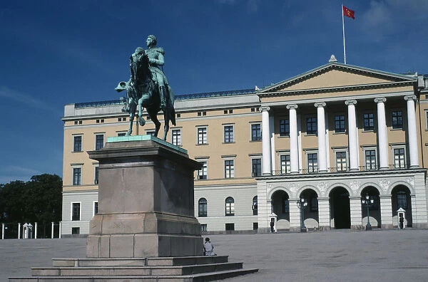 NORWAY, Oslo The Royal Palace exterior with the King Karl Johan Statue