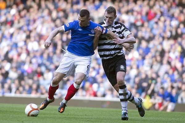 Rangers Lee McCulloch Shields the Ball at Ibrox: Rangers 3-1 East Stirlingshire (Scottish Third Division Soccer)