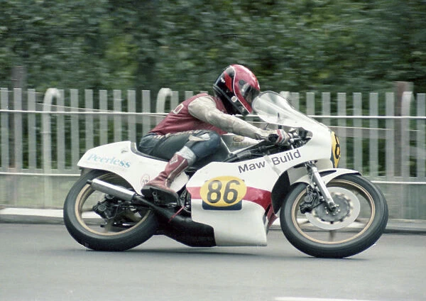 Andy Graves (Yamaha) 1983 Senior Manx Grand Prix