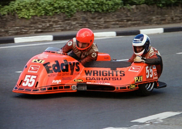 Eddy Wright & Bernie Wright (Yamaha) 1989 Sidecar TT