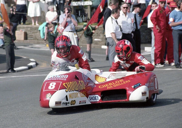 Gavin Porteous & Jeff Spencer (Kawasaki) 1992 Sidecar TT