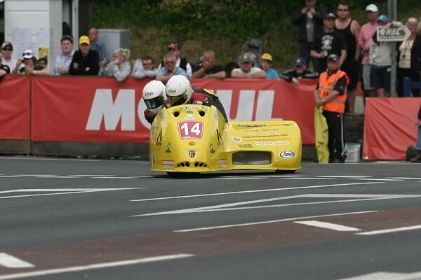 Gordon Shand & Lee Barrett (Shand) 2011 Sidecar TT