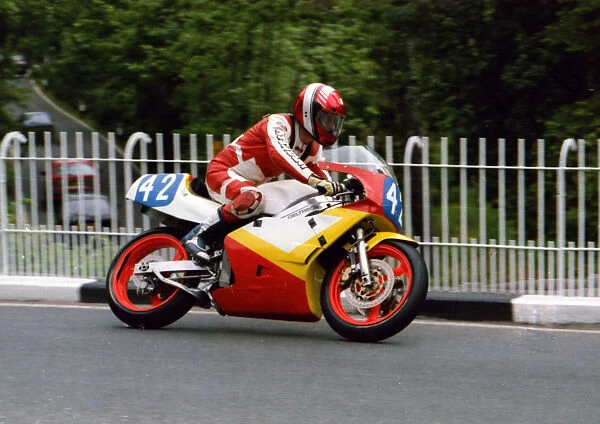 Ray Hanna (Yamaha) 1991 Junior TT