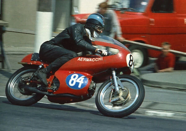 Steve Jolly (Aermacchi) 1967 Junior TT