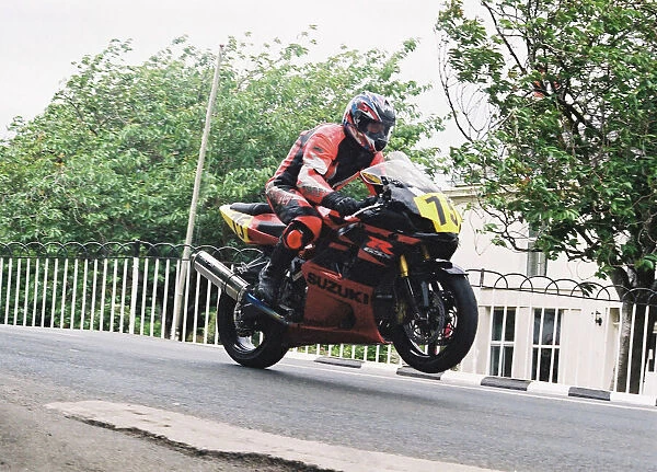 Tony Moss (Suzuki) 2004 Senior TT