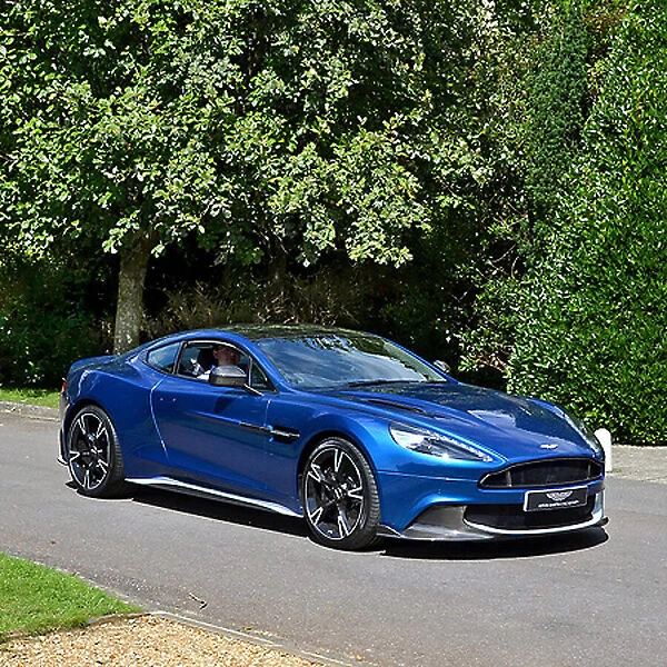 Aston Martin Vanquishs 2017 Blue dark