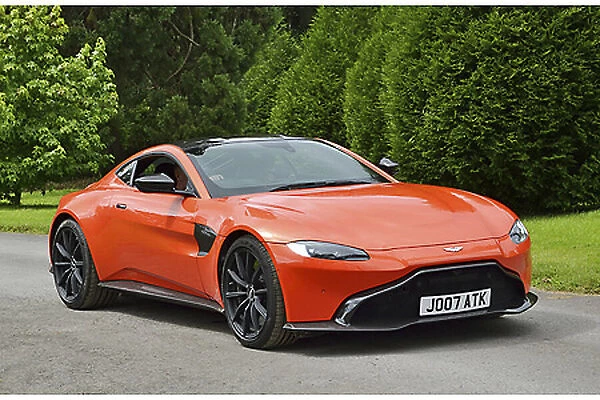 Aston Martin Vantage 2019 Orange