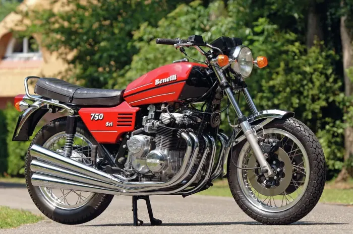Framed Print : Benelli 750 Sei Print Framed Print : Benelli 750 Sei Print