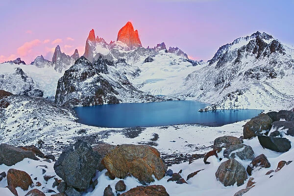 Argentina, Patagonia, Los Glaciares National Park. Sunrise on Mount Fitz Roy and Laguna de los Tres