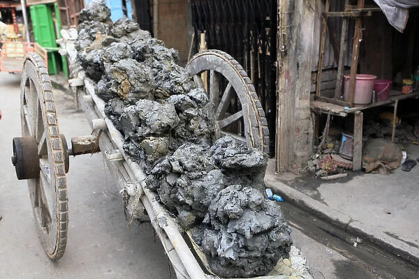Asia, India, Calcutta. A cart of fresh clay the potters village of Kumartuli