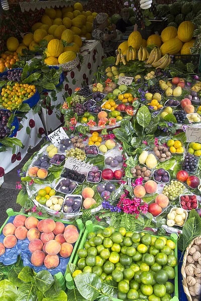 Asia, Turkey, Istanbul, Princes Islands, street fruit market