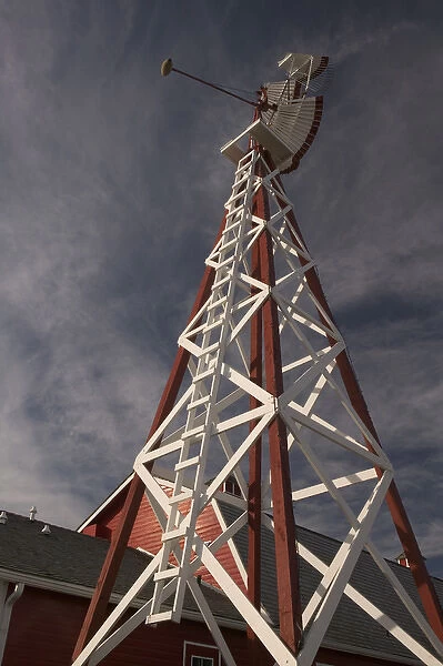 02. Canada, Saskatchewan, Saskatoon: The Berry Barn, Saskatoon Berry Farm Windmill
