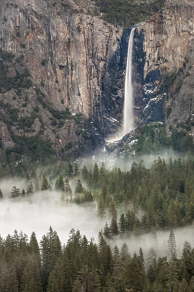 Bridal Veil Falls. Yosemite, California, US