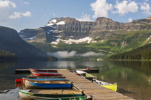 Canada, Alberta, Waterton Lakes National Park, Cameron Lake and Mount Custer with dock