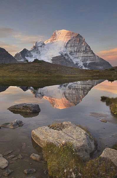 Canada, British Columbia. Sunrise over Mount Robson, highest mountain in the Canadian