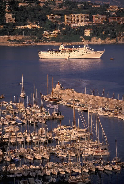 EU, France, Cote D Azur  /  Riviera, Villefranche-sur-Mer, Cruiseship in Yacht Harbor