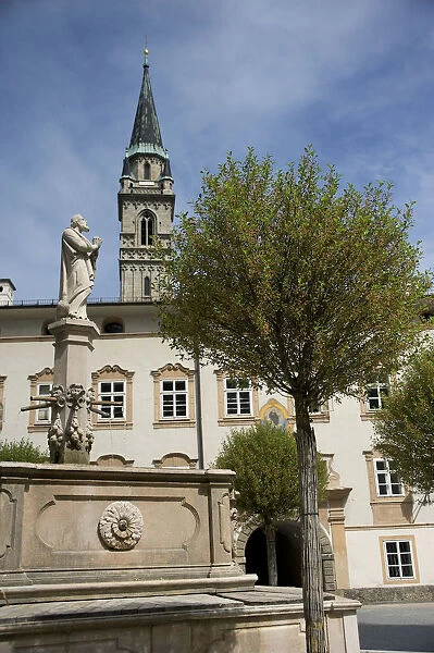 Europe, Austria, Salzburg Stadt, Salzburg, Residenzplatz fountain