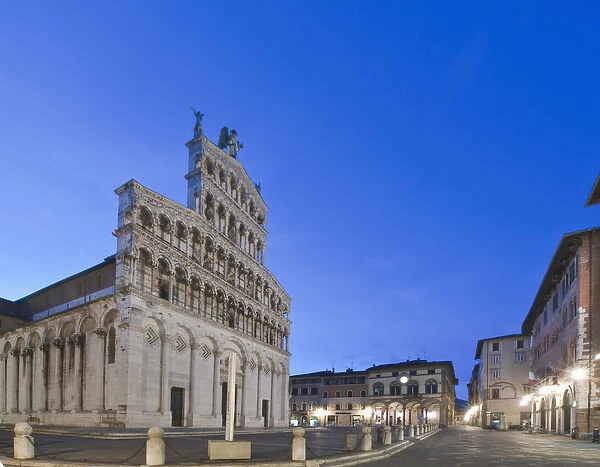 Europe, Italy, Tuscany, Lucca, Piazza San Michele at Dawn