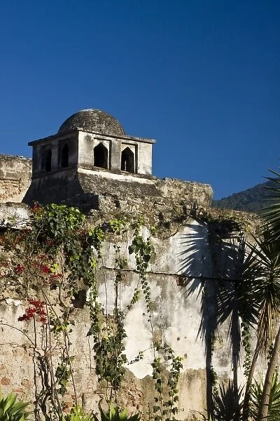 Guatemala, Antigua. The convent of Santa Clara was founded 1699 by five nuns from Puebla, Mexico