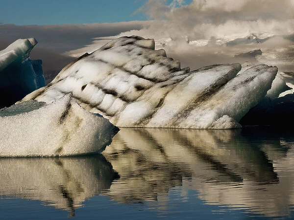 Iceberg formations broken off from the Breidamerkurjokull glacier, part of the Vatnajokull