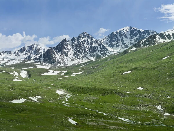 Landscape at the Otmok mountain pass in the Tien Shan or heavenly mountains, Kyrgyzstan