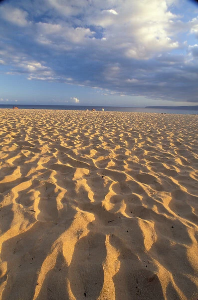 NA, USA, Hawaii, southern Maui, sandy waves on beach