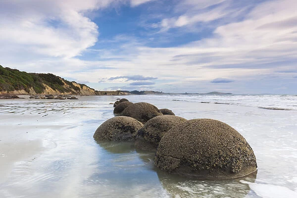 New Zealand, South Island, Otago, Moeraki, Moeraki Boulders also known as Te Kaihinaki