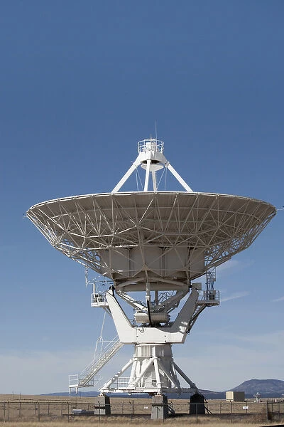 North America, USA, New Mexico, Socorro. One antenna of the Very Large Array or National