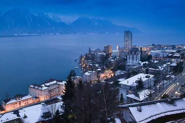 SWITZERLAND-(Vaud)-Swiss Riviera-MONTREUX: Montreux & Lake Geneva  /  Evening  /  Winter