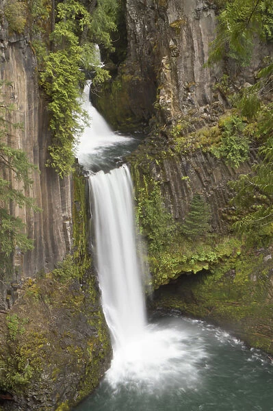 Toketee Falls in Douglas county, Oregon