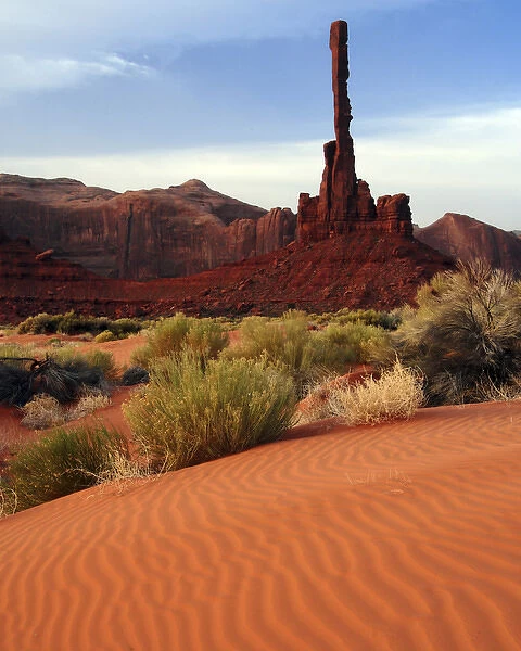 Totem Pole; sand dunes; Yei Bi Chei; Monument Valley; Arizona-Utah; USA