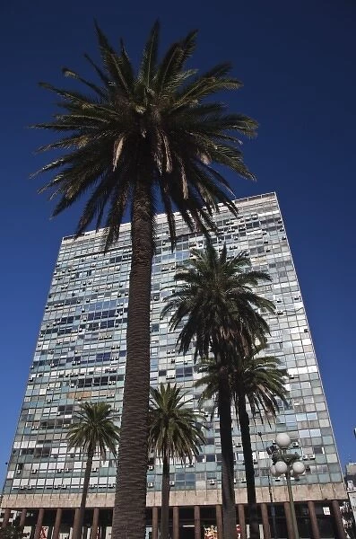 Uruguay, Montevideo Department, Montevideo. Edificio de la Ciudadela, Plaza Independencia