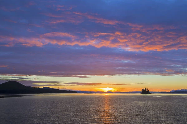 USA, Alaska. Sunset on Flynn Cove. Credit as: Don Paulson  /  Jaynes Gallery  /  DanitaDelimont