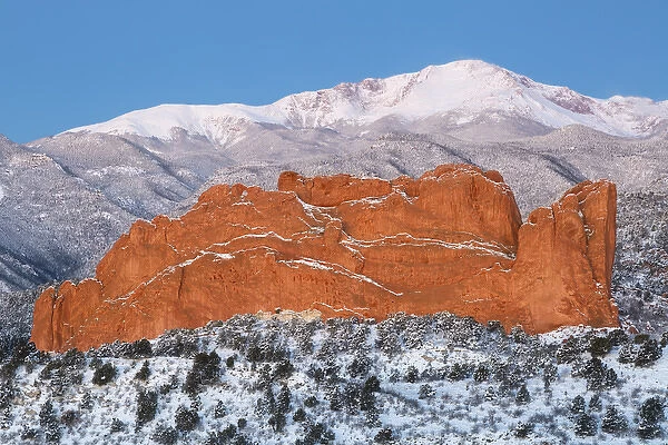USA, Colorado, Colorado Springs. Pikes Peak and sandstone formation