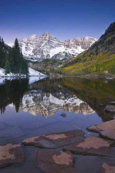USA, Colorado, Rocky Mountains, Aspen. Dawn at the Maroon Bells