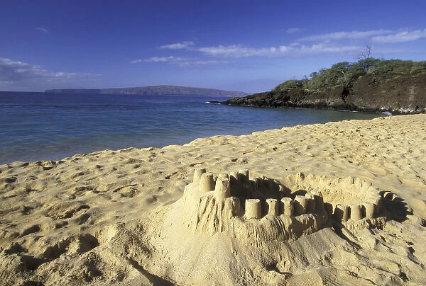 USA, Hawaii, Maui Sand castle on Makena Beach
