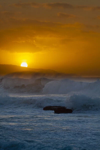 USA; Hawaii; Oahu; Sunsetting over the Pacific Ocaen