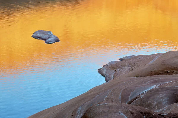 USA, Utah. Reflection in Lake Powell. Credit as: Don Paulson  /  Jaynes Gallery  /  DanitaDelimont