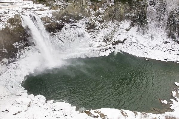 WA, Snoqualmie, Snoqualmie Falls, plunges 268 feet, winter