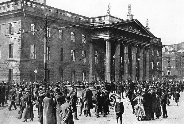 EASTER REBELLION, 1916. Crowds milling before the ruins of the General Post Office at Dublin