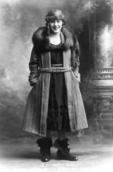A flapper girl online