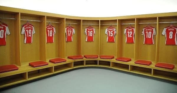 Arsenal Football Club: Behind the Scenes - Arsenal v Benfica Changing Room (2014-15)