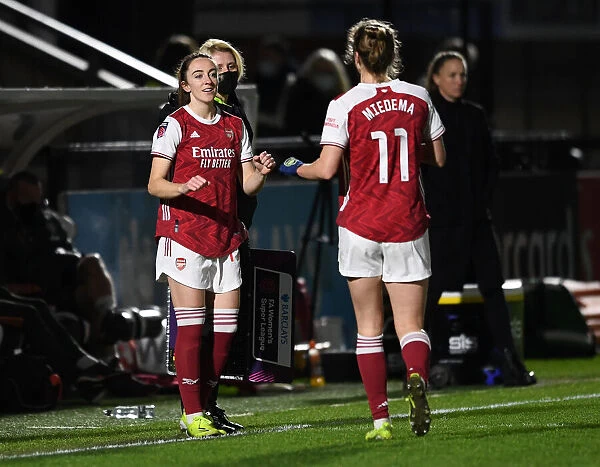 Arsenal Women Substitute Lisa Evans Replaces Vivianne Miedema Against Manchester United in Empty Meadow Park